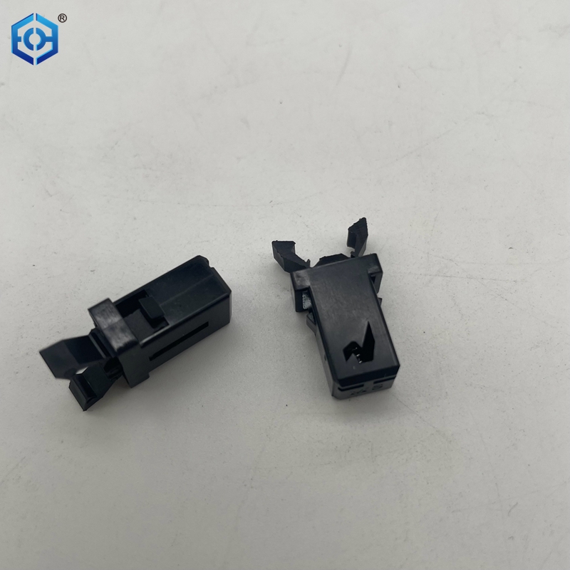  Empuje para abrir el pestillo de la puerta