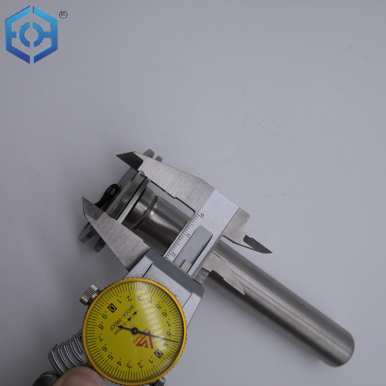 cadena de puerta de tornillo