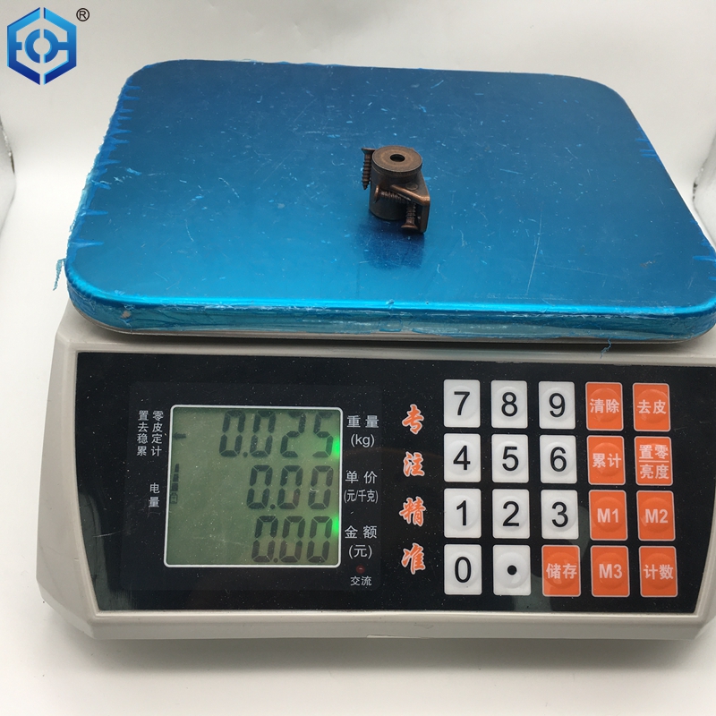 m&aacute;s cerca de la puerta magn&eacute;tica