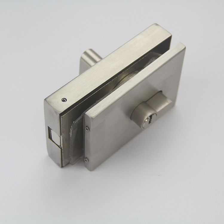 pestillo de la puerta de vidrio