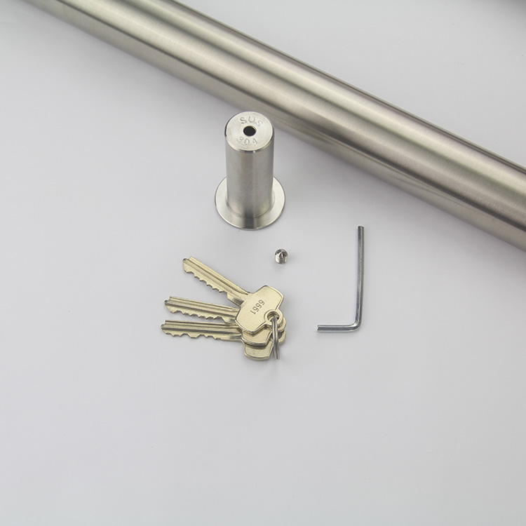 abrazadera en manijas de puertas de vidrio