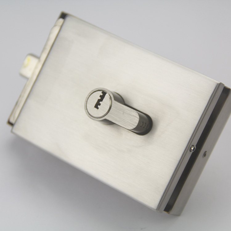 Reemplazo de la cerradura de embutir de la puerta corredera de vidrio