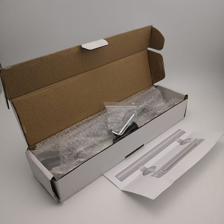 Hardware de la puerta del granero cerca de m&iacute;