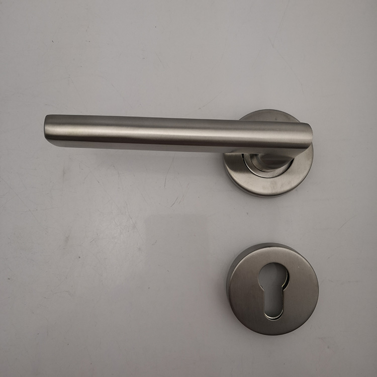 herrajes para puertas de bronce