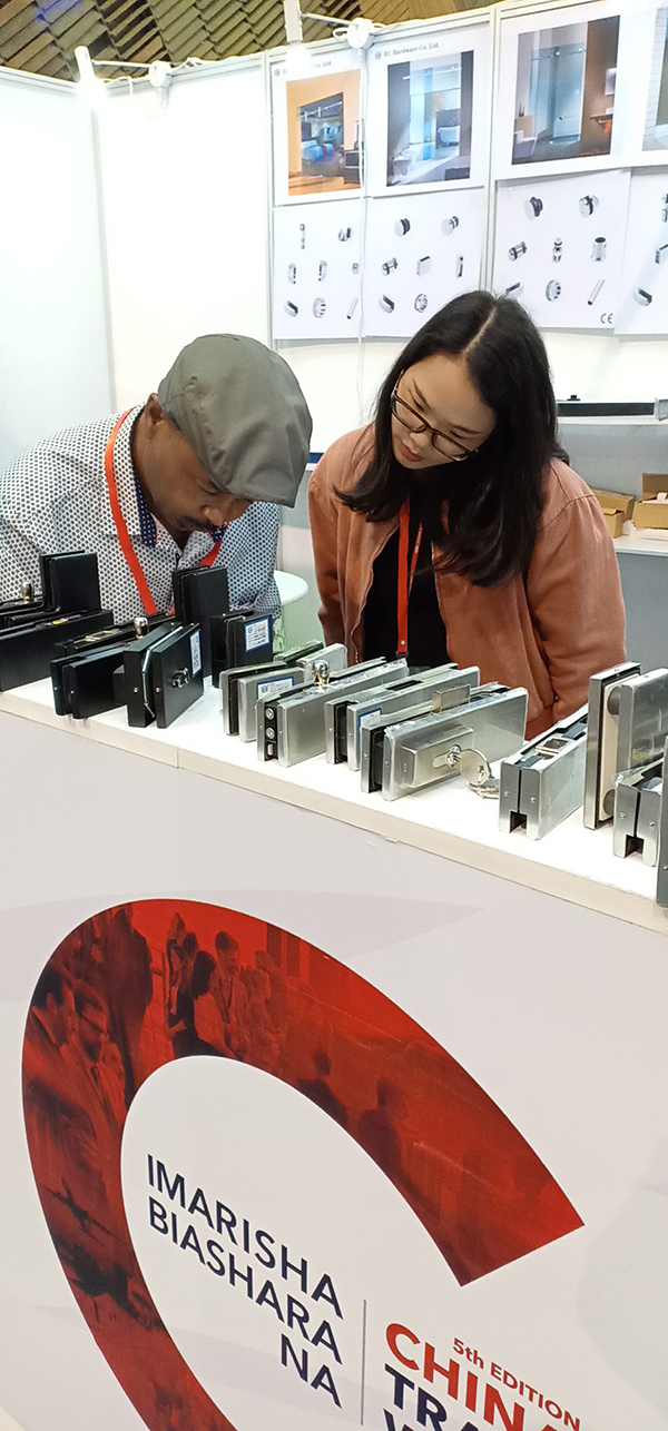 Cuerpo de la cerradura de la puerta deslizante del vidrio del acero inoxidable del proveedor de China (ESD-017)