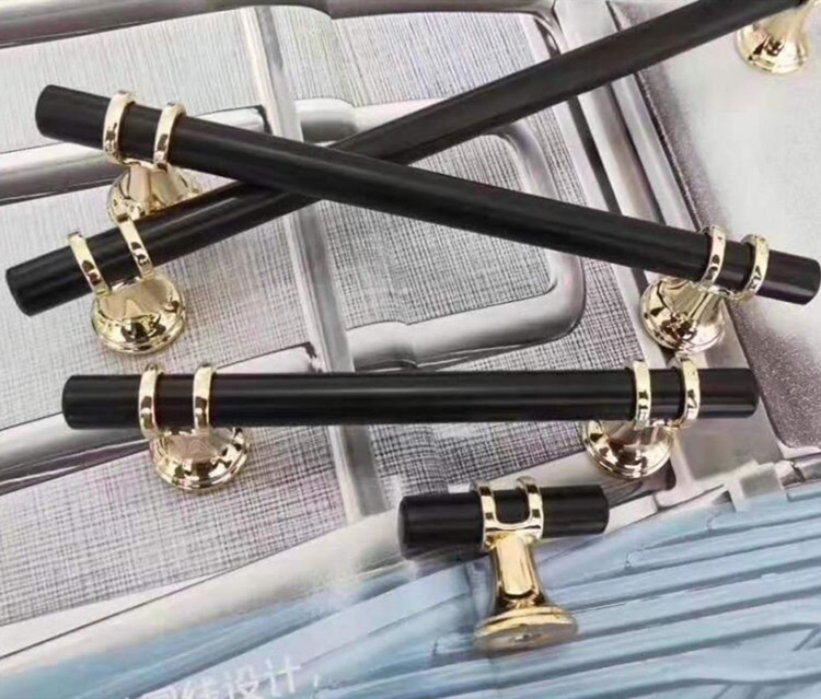 Manjas de muebles y perillas B&Q 